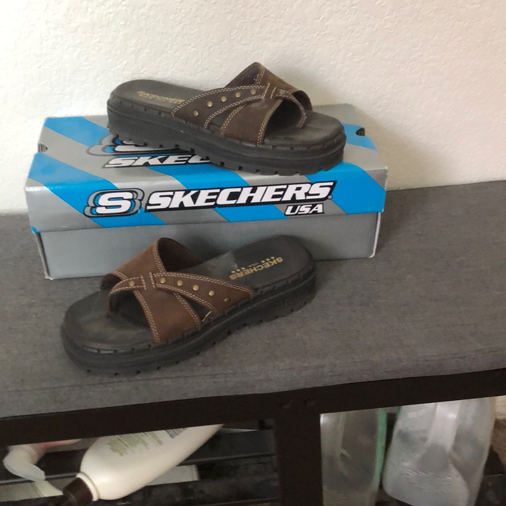 Like new Sketcher sandal